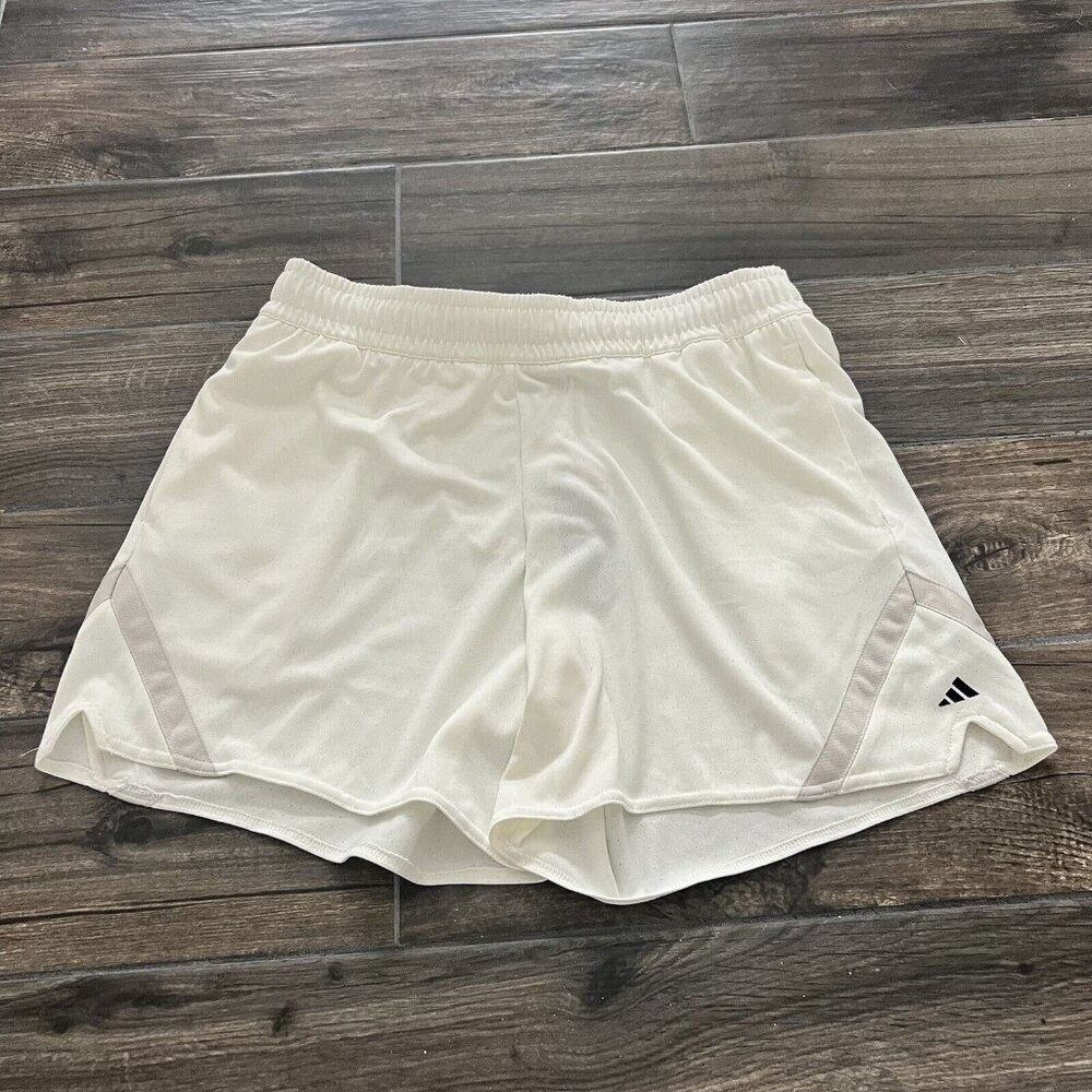 Women’s Adidas Basketball Shorts Beige W/ Vents Sz Medium white Cream